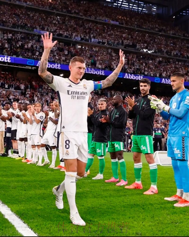 克罗斯谈未来:我将留在皇马再踢两年 克罗斯谈未来:我将留在皇马再踢两年